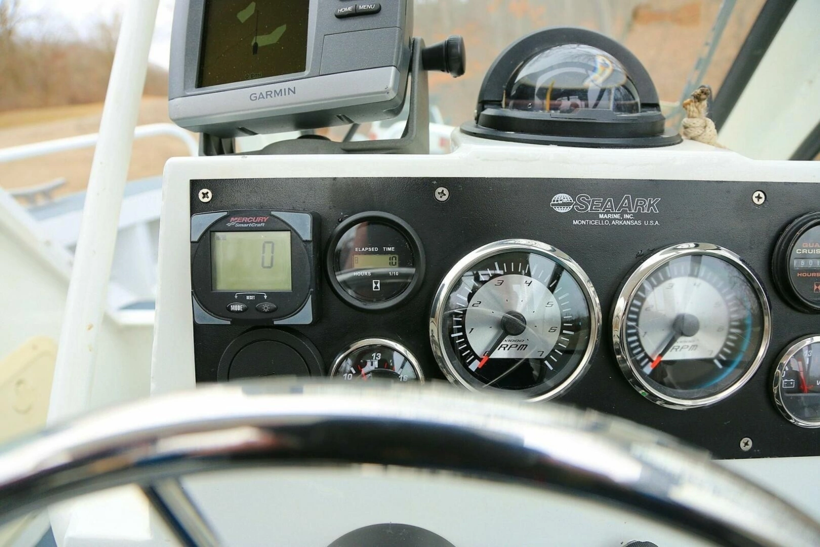 2002 SeaArk 25 V Commander SAMA 1365