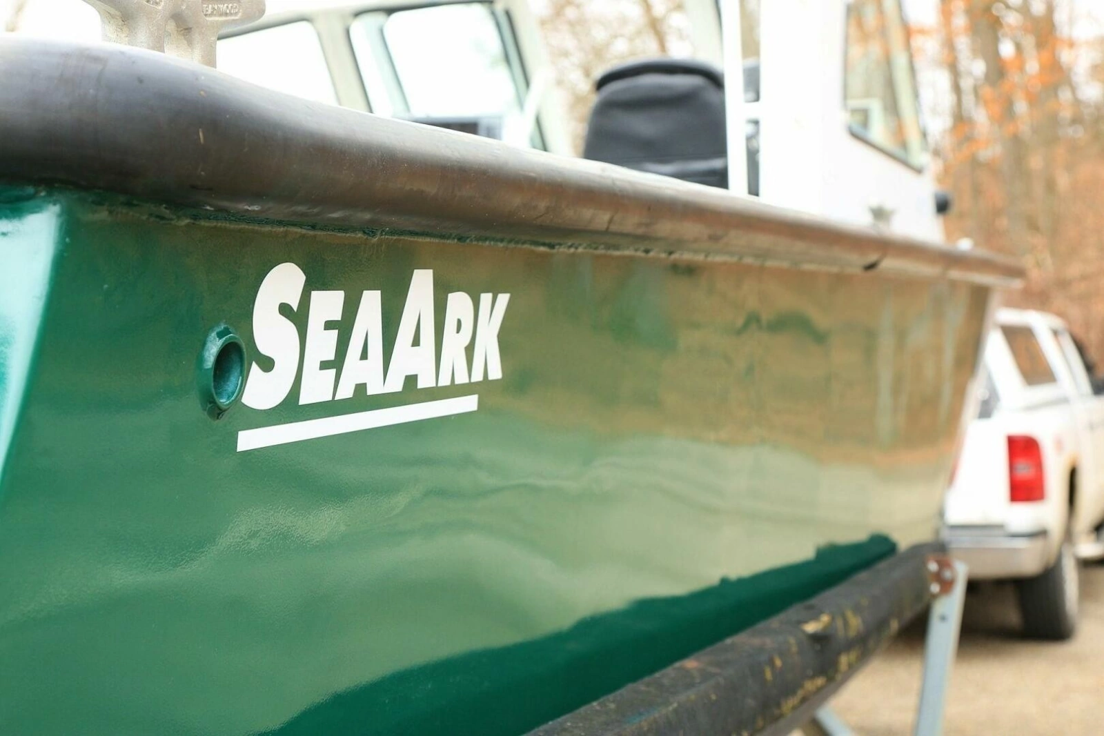 2002 SeaArk 25 V Commander SAMA 1365