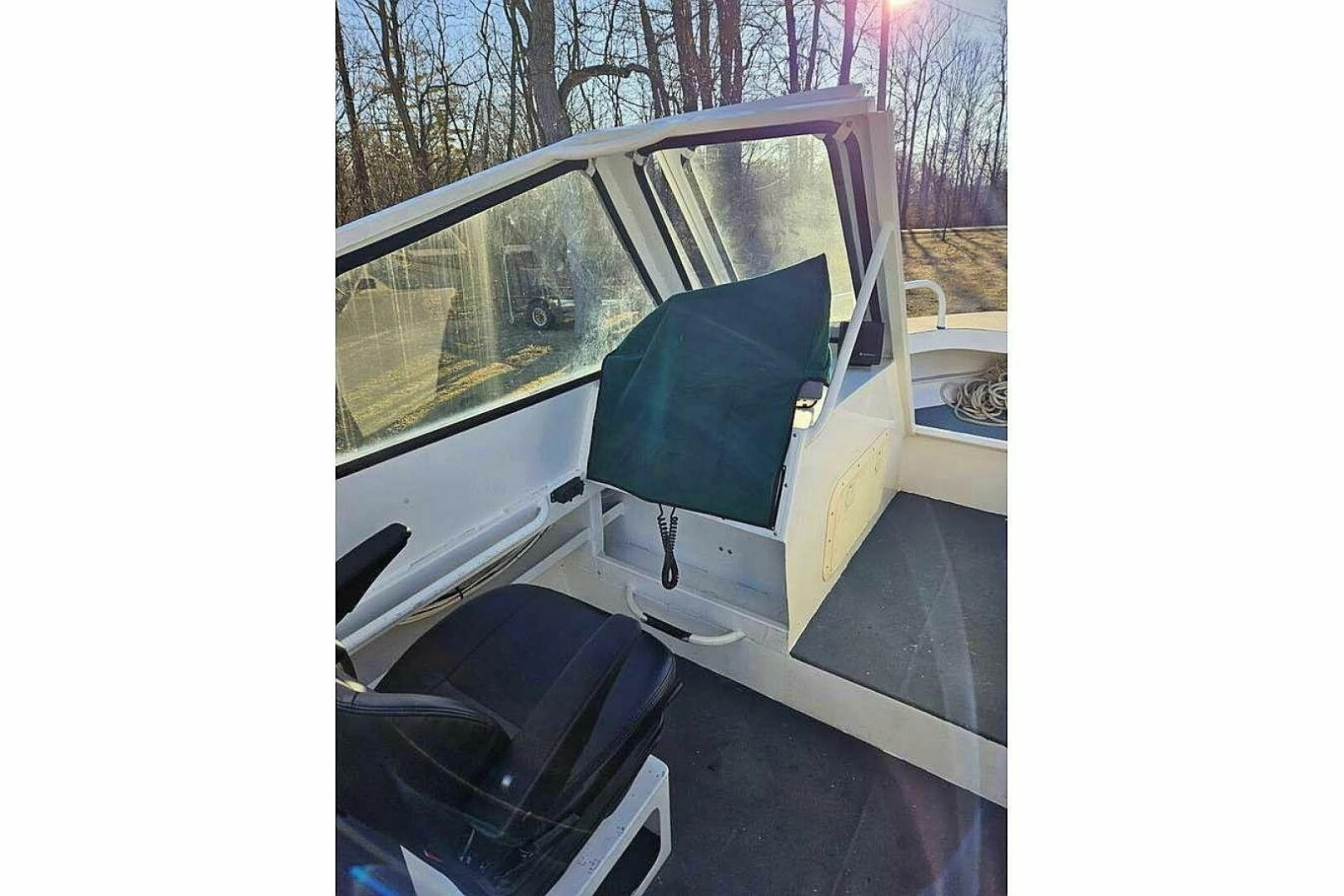 2002 SeaArk 25 V Commander SAMA 1365