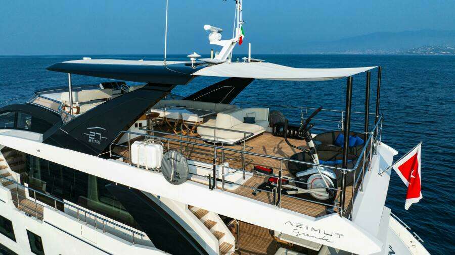 CHILLIN rsquo  88ft Azimut Yacht For Sale
