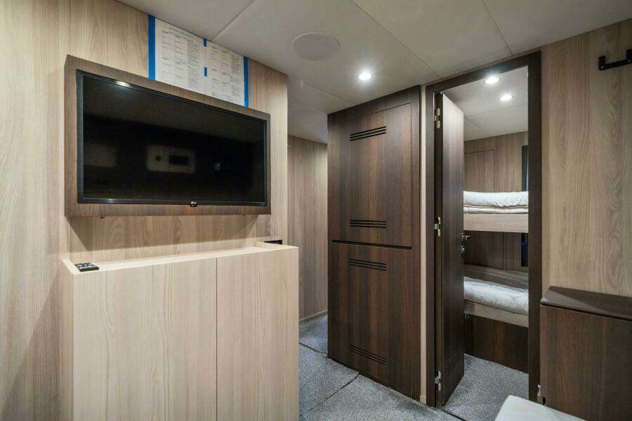 CHILLIN rsquo  88ft Azimut Yacht For Sale