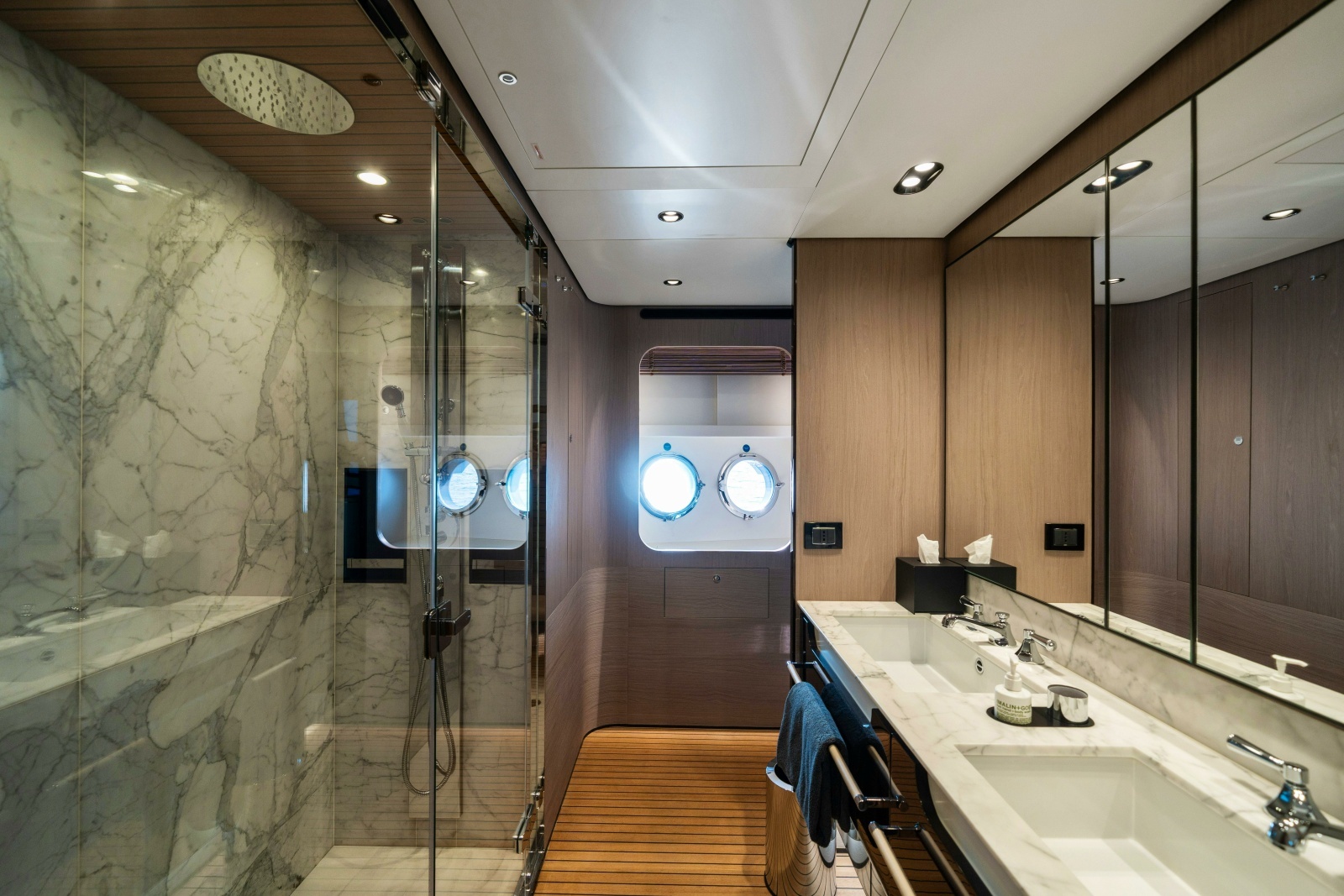 CHILLIN rsquo  88ft Azimut Yacht For Sale