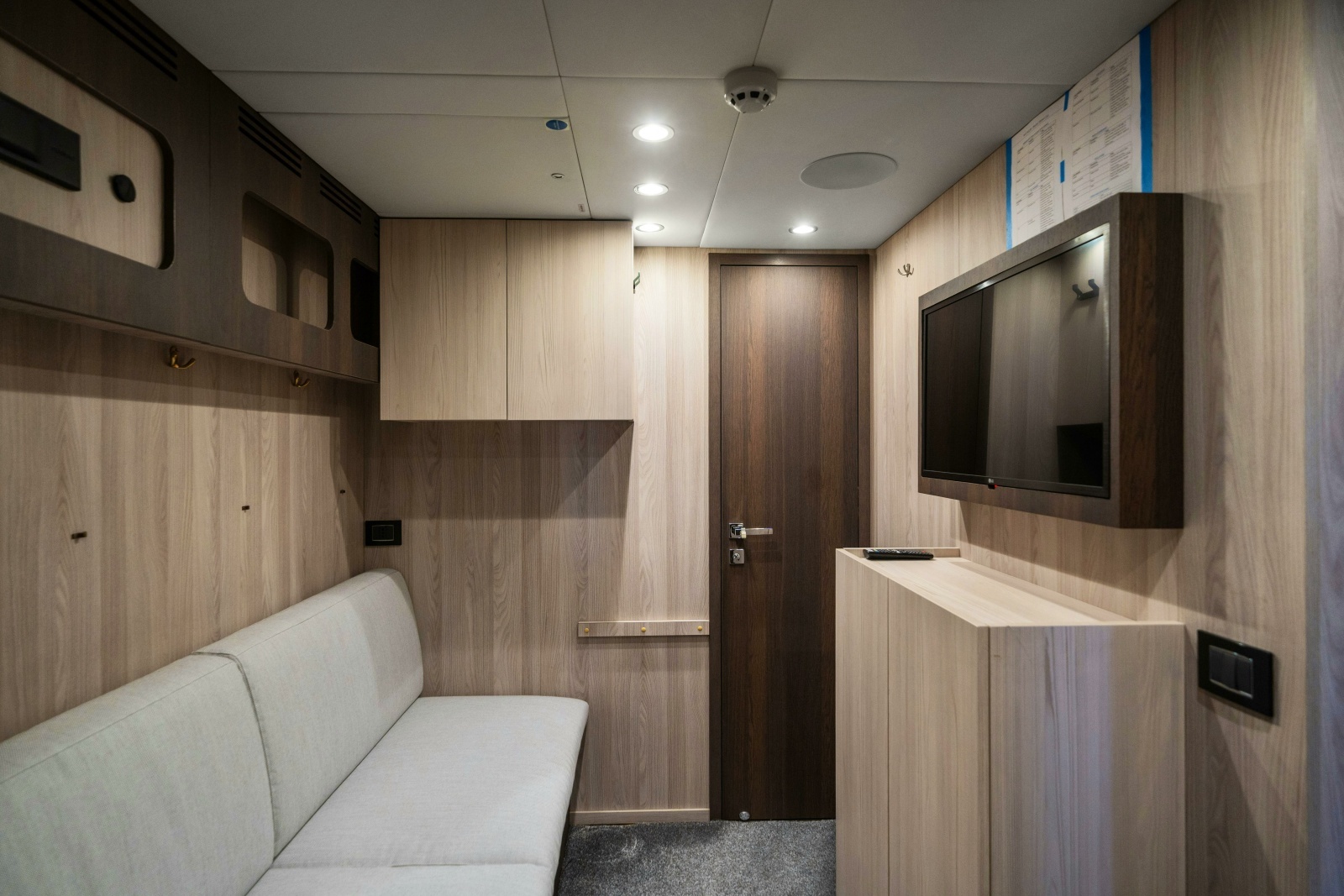 CHILLIN rsquo  88ft Azimut Yacht For Sale