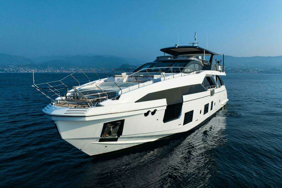 CHILLIN rsquo  88ft Azimut Yacht For Sale