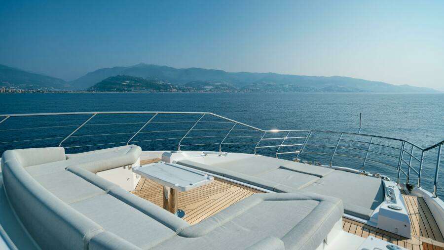 CHILLIN rsquo  88ft Azimut Yacht For Sale