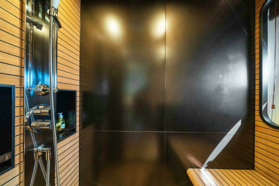 CHILLIN rsquo  88ft Azimut Yacht For Sale