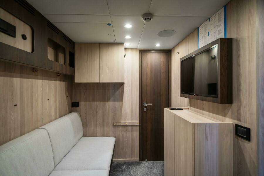 CHILLIN rsquo  88ft Azimut Yacht For Sale