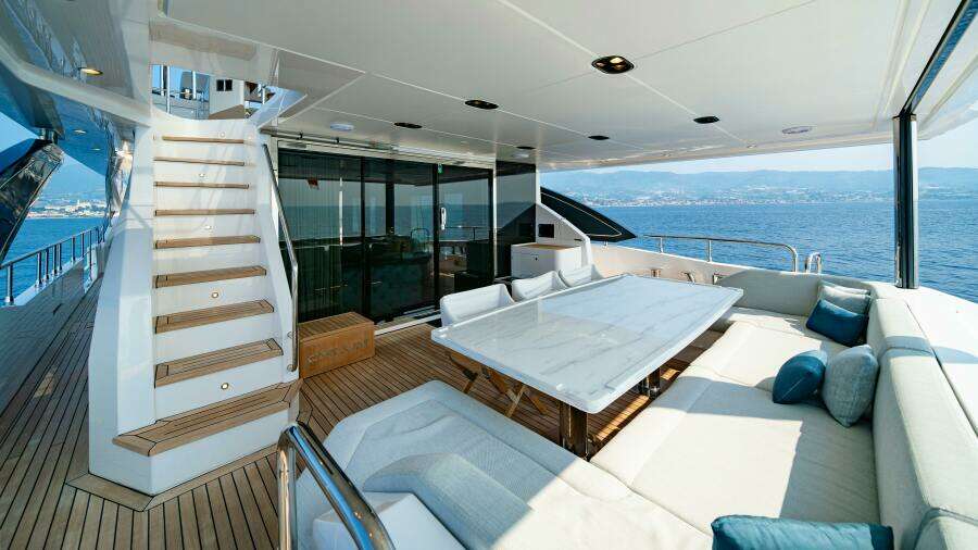 CHILLIN rsquo  88ft Azimut Yacht For Sale