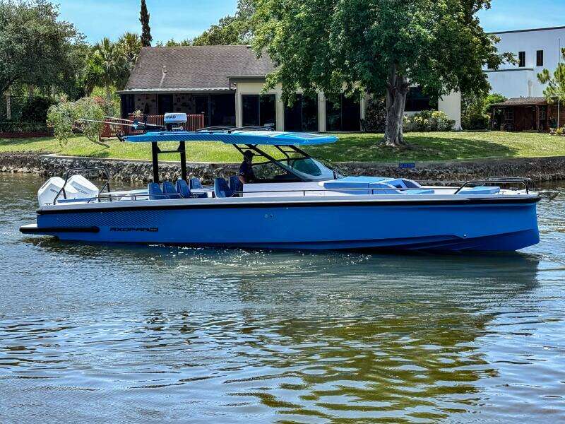 37ft Axopar Yacht For Sale