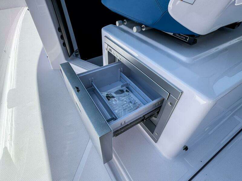 37ft Axopar Yacht For Sale