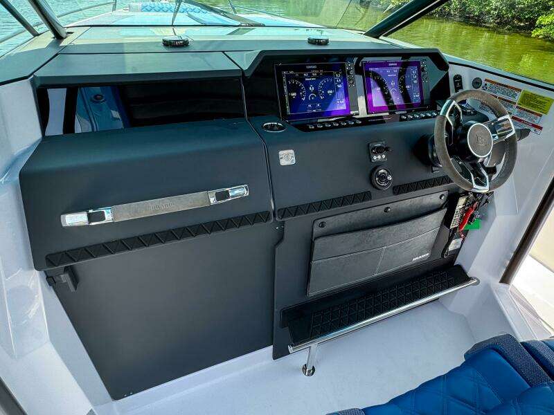 37ft Axopar Yacht For Sale