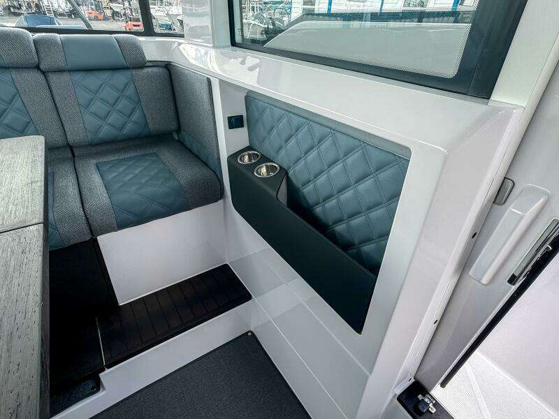 37ft Axopar Yacht For Sale