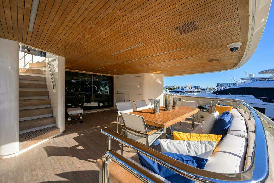 Main Aft Deck with Hi-Lo Table