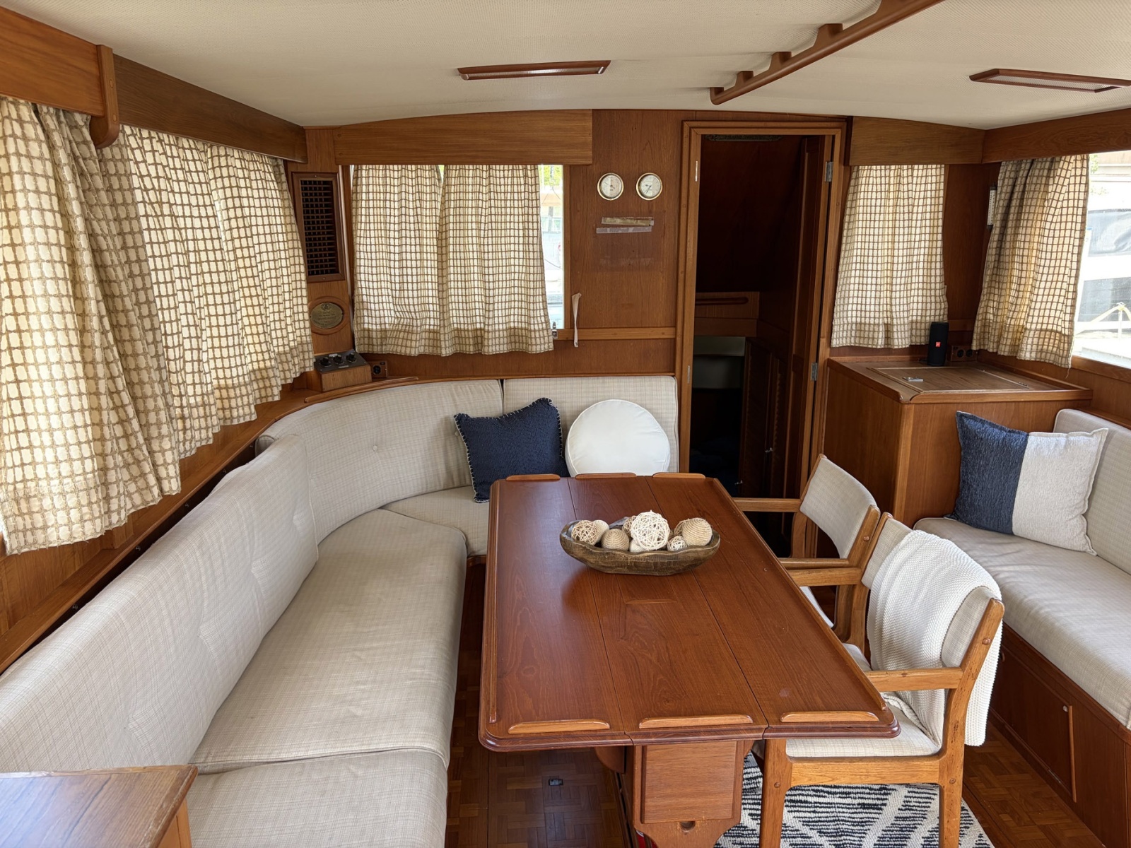 42' 1986 Grand Banks Classic