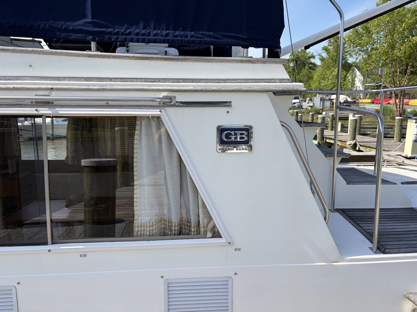 1986 Grand Banks Classic