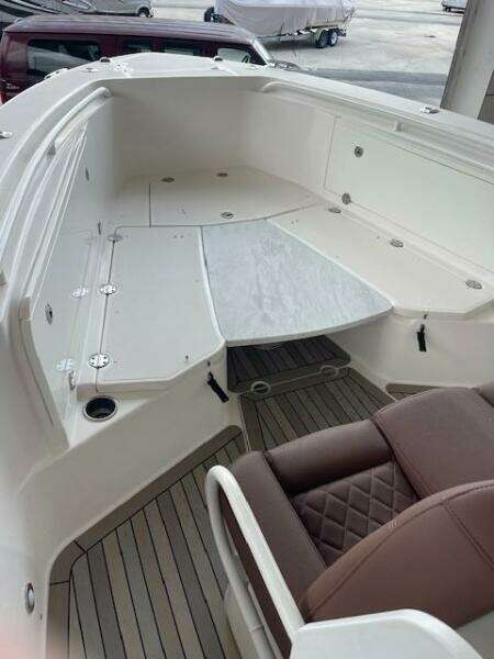 32ft Everglades Yacht For Sale