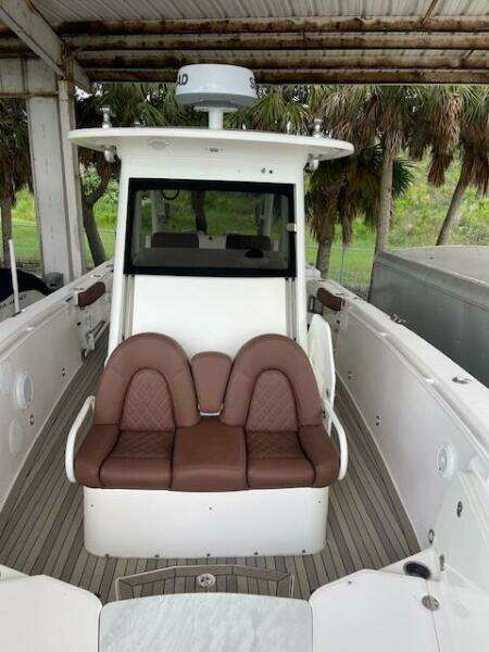 32ft Everglades Yacht For Sale