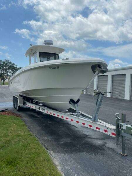 32ft Everglades Yacht For Sale