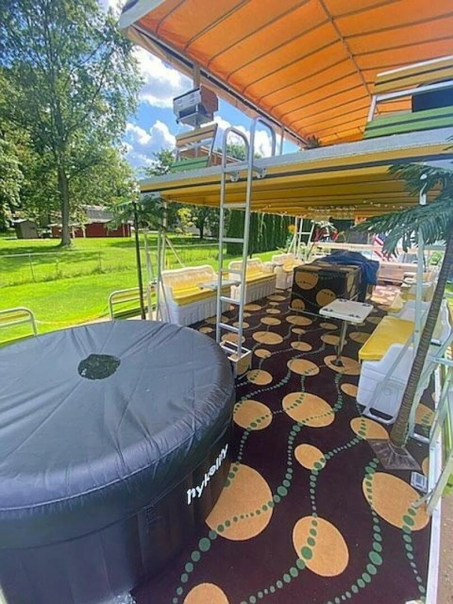 2008 Crest 35 Double Decker