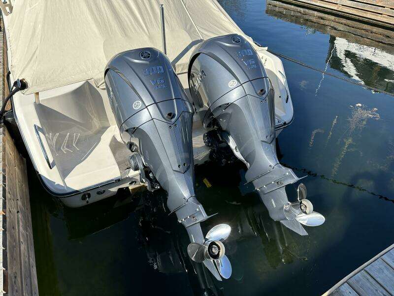 30ft Grady White Yacht For Sale