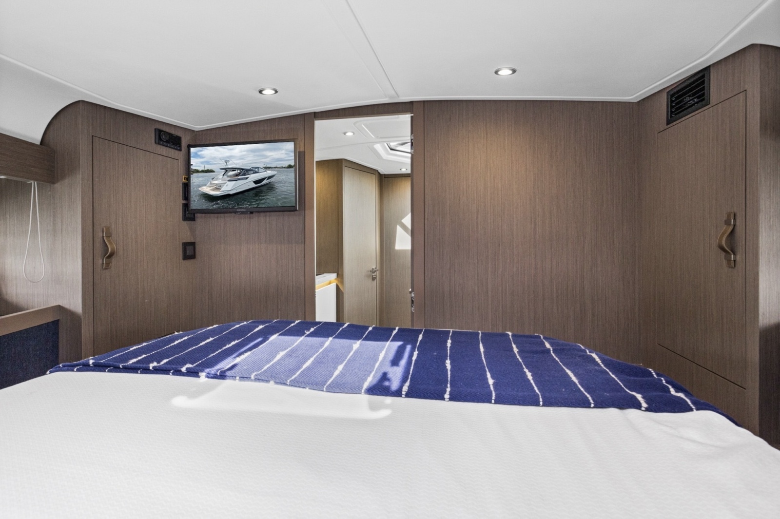 2022 Beneteau 41 Grand Turismo War Downs Eagle Master Stateroom (2)