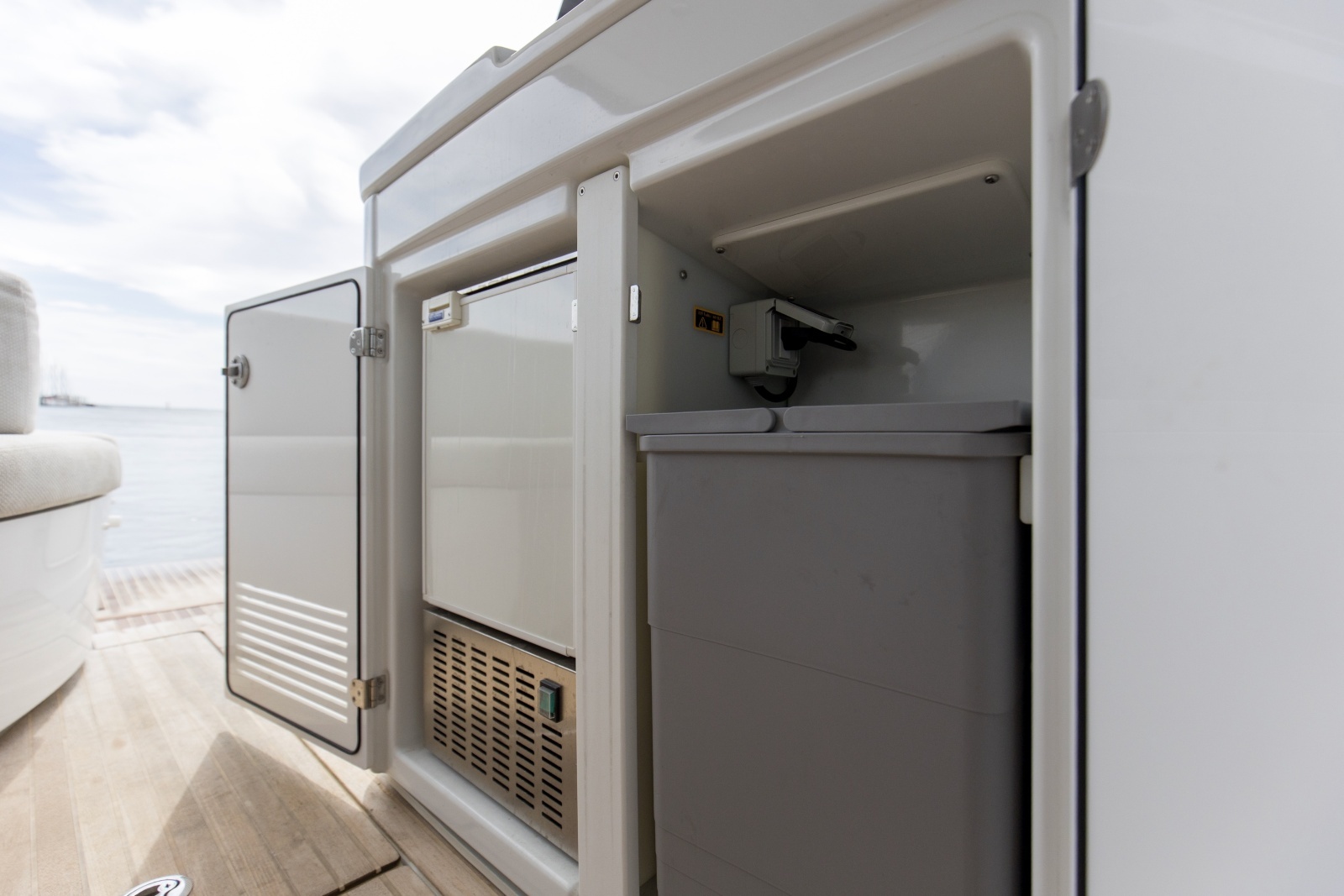 2022 Beneteau 41 Grand Turismo War Downs Eagle Topside (7)