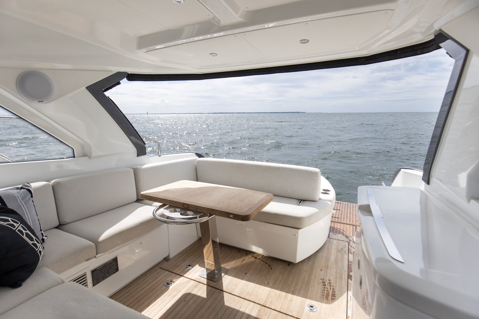 2022 Beneteau 41 Grand Turismo War Downs Eagle Topside (1)