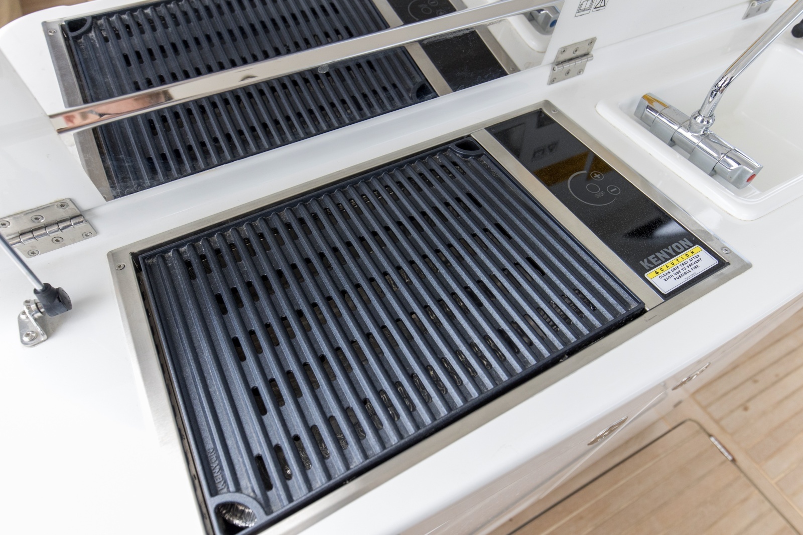 2022 Beneteau 41 Grand Turismo War Downs Eagle Topside (11)