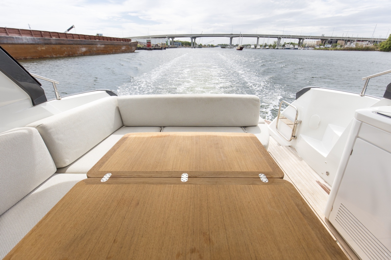 2022 Beneteau 41 Grand Turismo War Downs Eagle Topside (10)