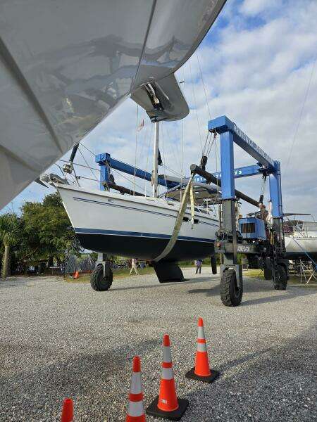 Soleyah 39ft Catalina Yacht For Sale