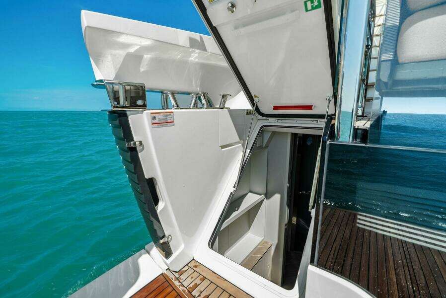 2026 Absolute 70 Navetta