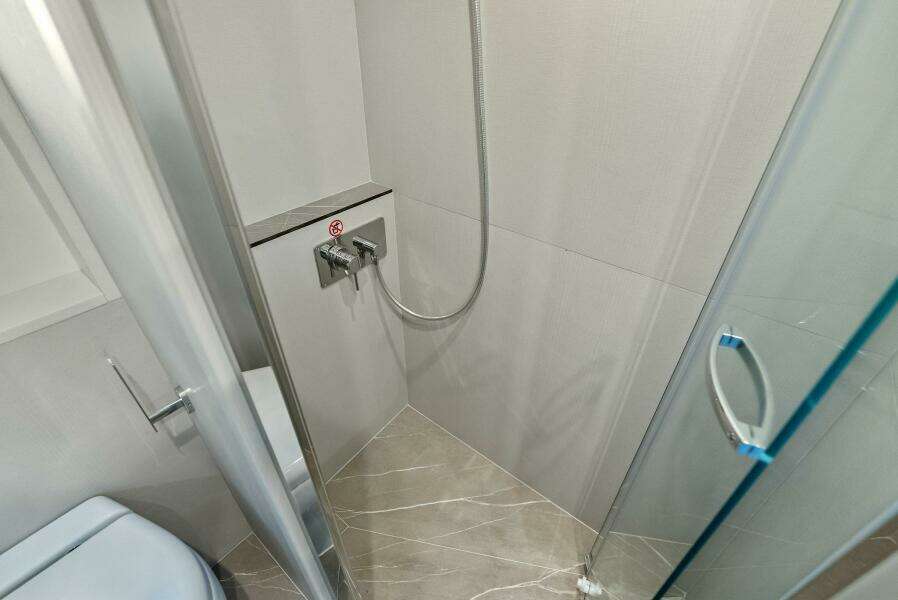 2026 Absolute 70 Navetta - Head