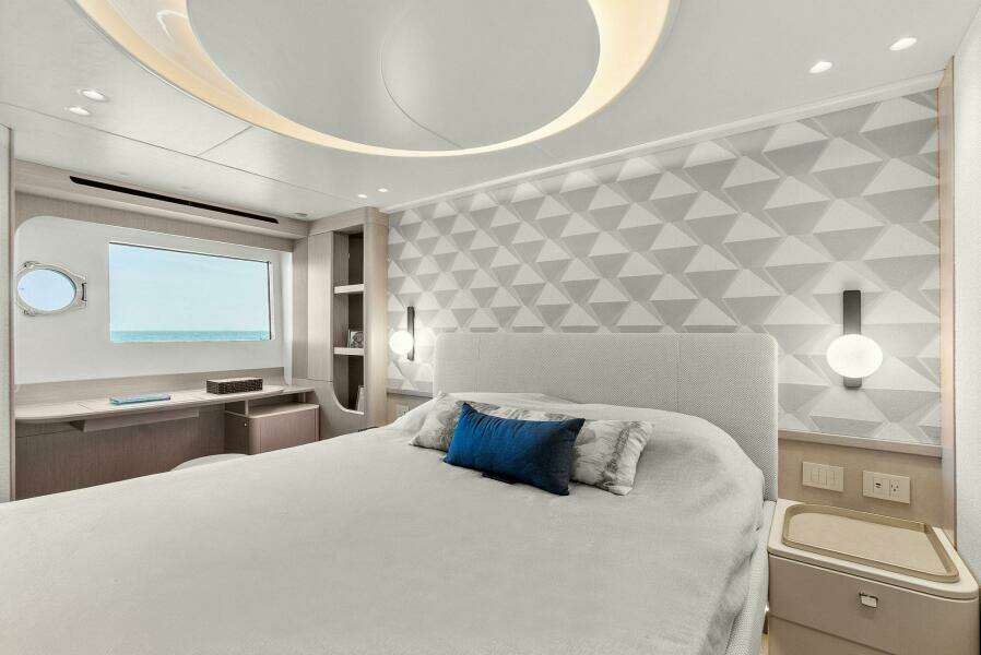 2026 Absolute 70 Navetta - Stateroom