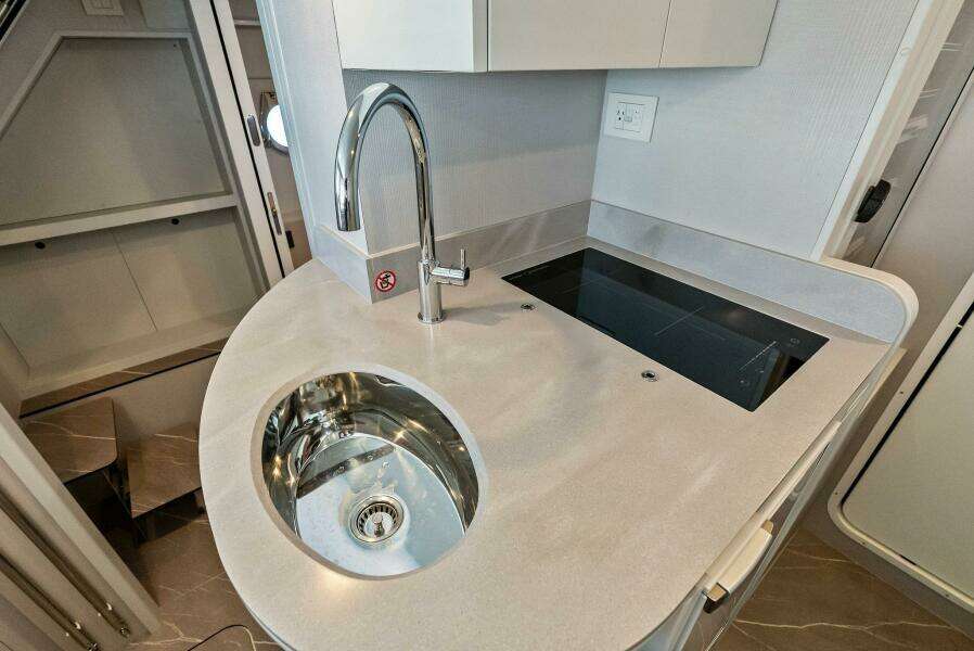 2026 Absolute 70 Navetta