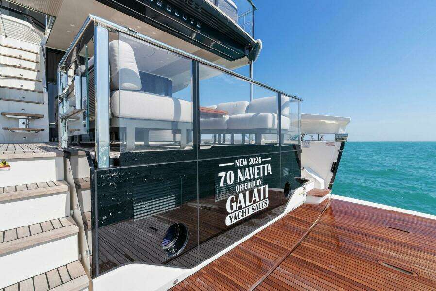 2026 Absolute 70 Navetta - Stern