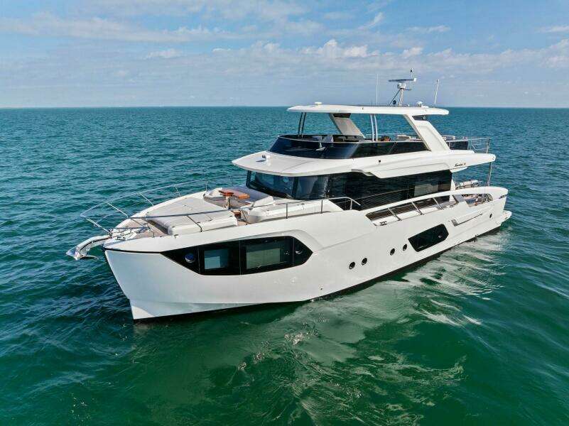 2026 Absolute 70 Navetta - Profile 