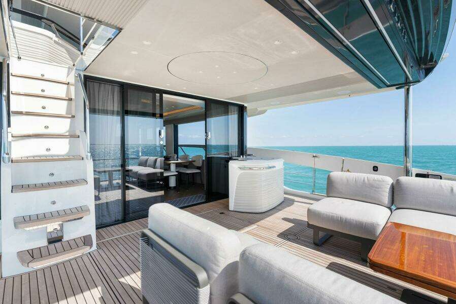 2026 Absolute 70 Navetta - Aft Deck