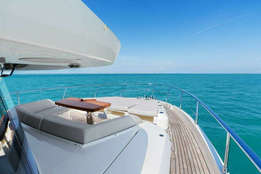 2026 Absolute 70 Navetta - Foredeck
