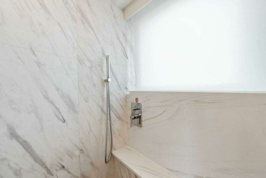 2026 Absolute 70 Navetta - Head