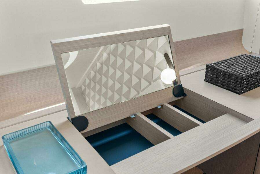 2026 Absolute 70 Navetta - Stateroom