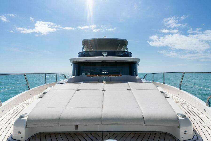 2026 Absolute 70 Navetta - Foredeck