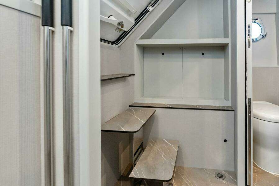 2026 Absolute 70 Navetta 