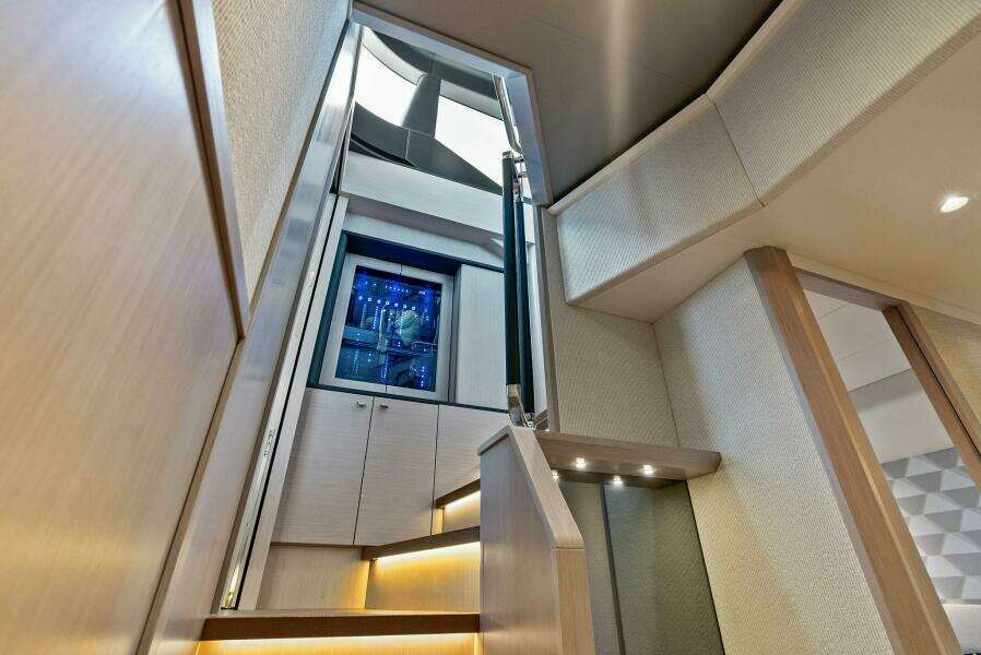 2026 Absolute 70 Navetta