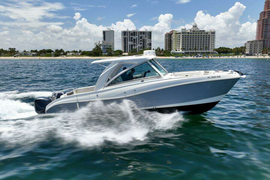 32ft World Cat Yacht For Sale