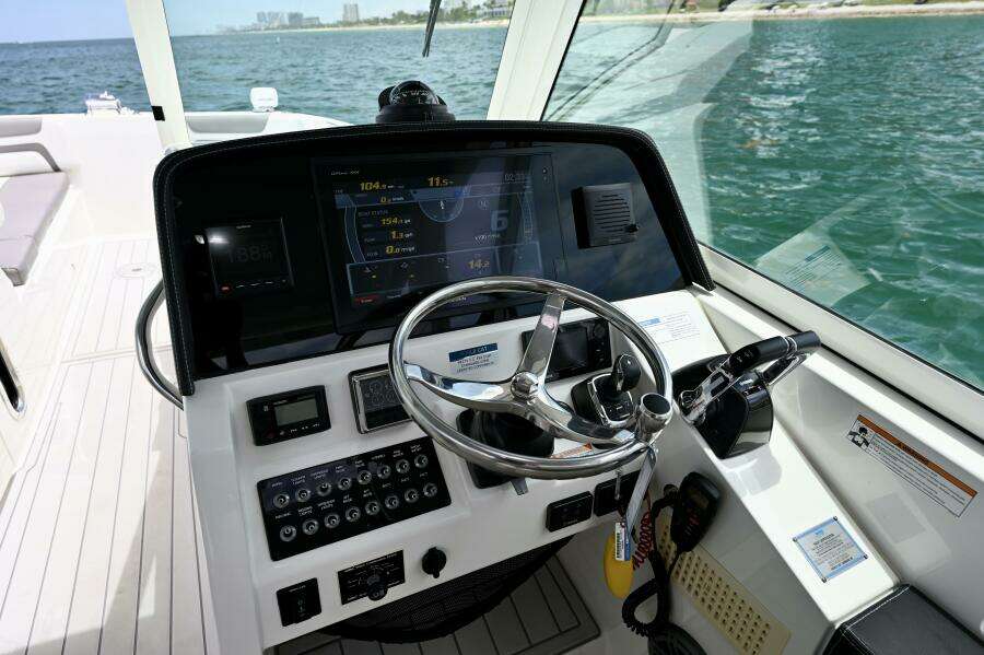 32ft World Cat Yacht For Sale