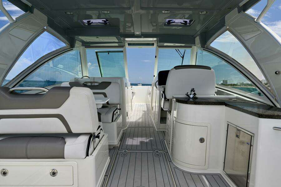 32ft World Cat Yacht For Sale