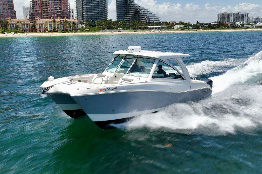 32ft World Cat Yacht For Sale