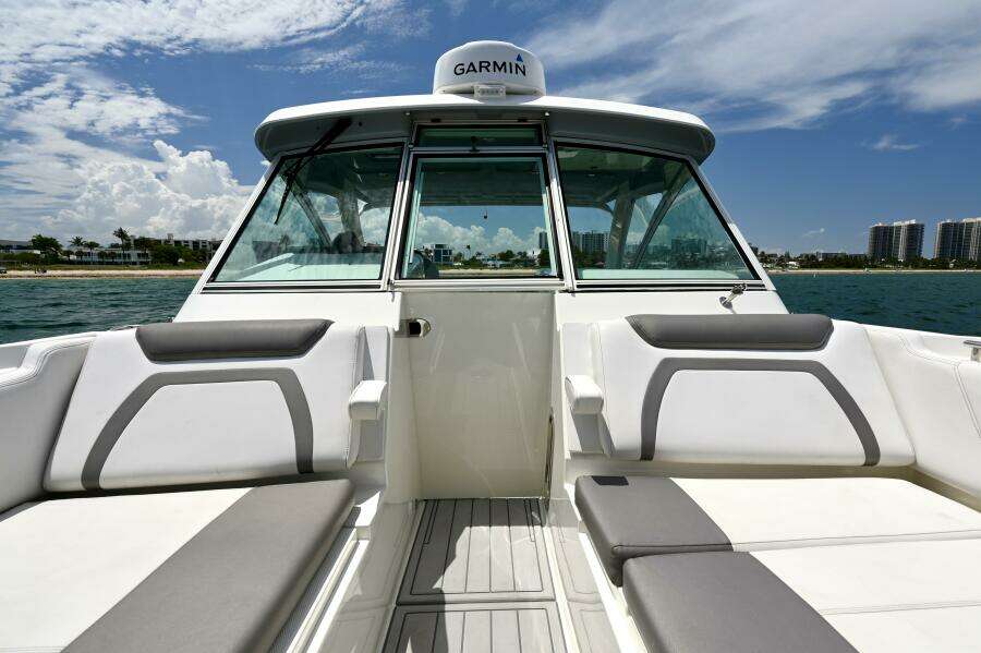 32ft World Cat Yacht For Sale