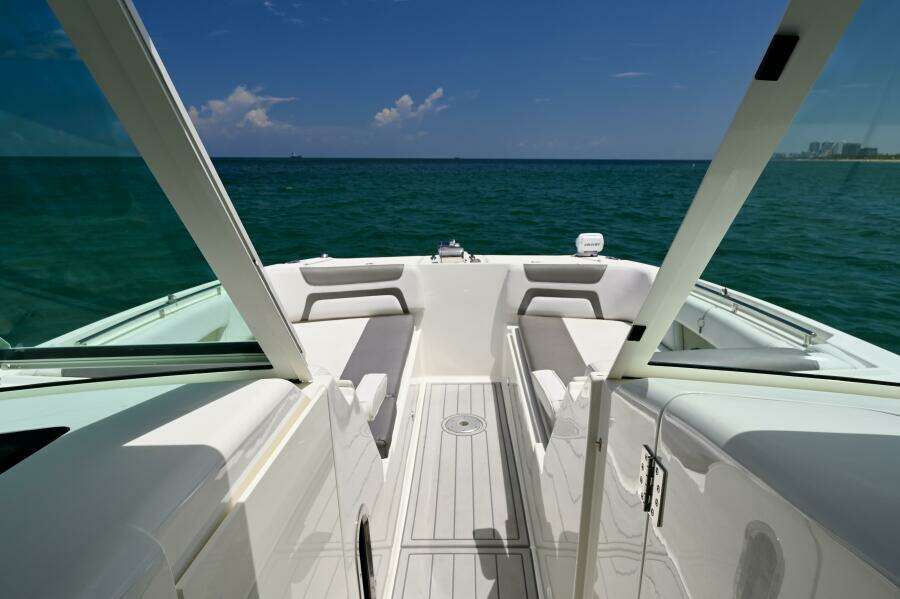 32ft World Cat Yacht For Sale