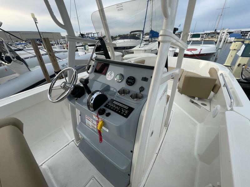 2023 Bayliner Trophy T22 Center Console